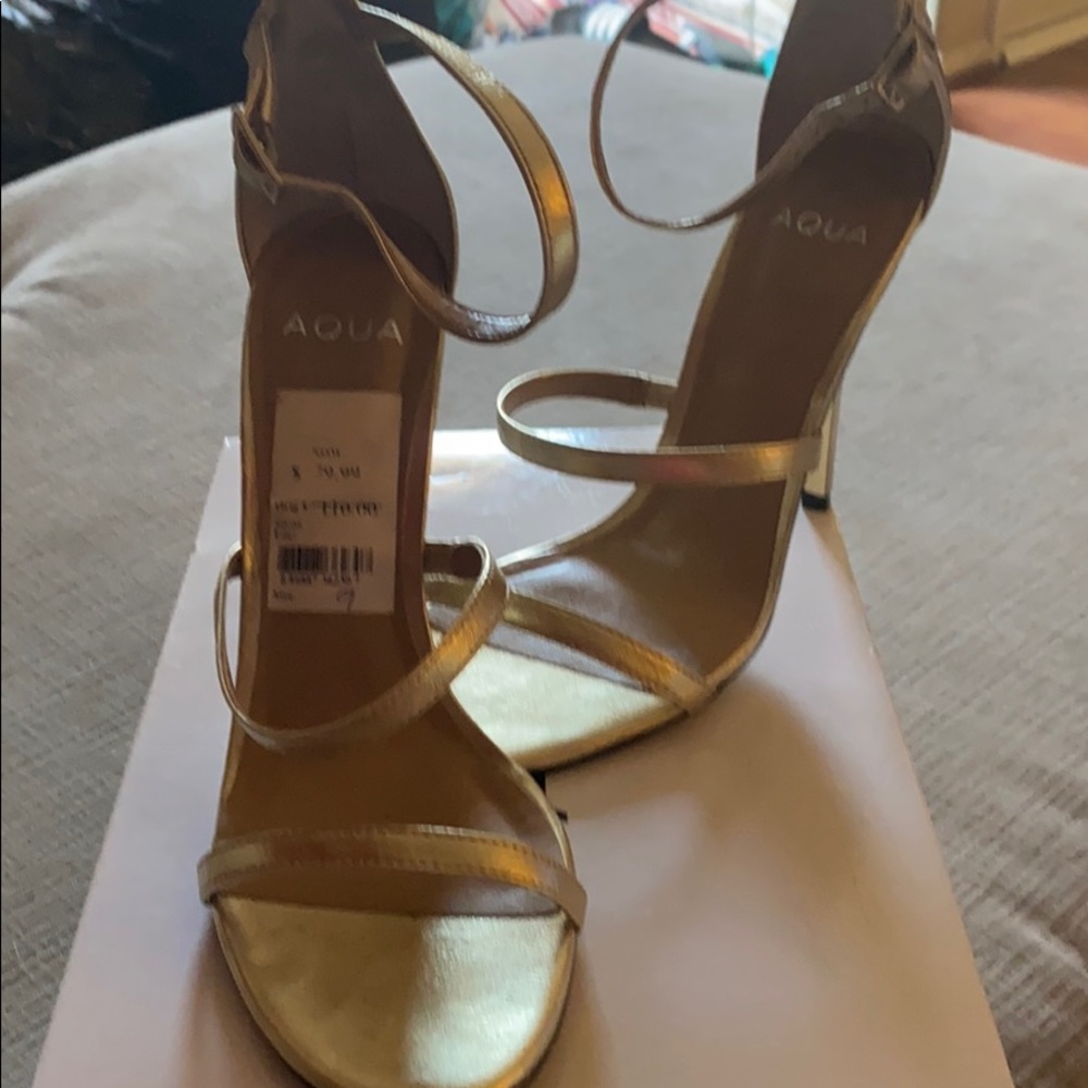 AQUA 4” heels in metallic gold almost new in box